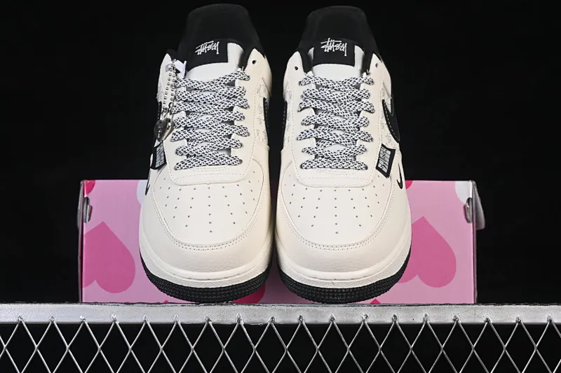 All categories Nk Air Force 1 Air Force series Nk Air Force 1 Low Air Force low-top Nike Air Force 1'07 Low Valentine's Day theme Air Force 1 low-top casual sneakers DW8806-006